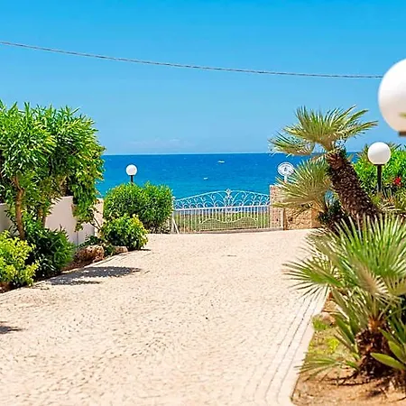 Oasi Sul Mare Aparthotel 3*